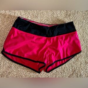 Lululemon size 8 Speed Up Low-Rise Lined Short 2.5"